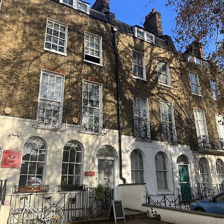 ロンドン プライム バックパッカーズ エンジェルホステル エクステリア 写真
